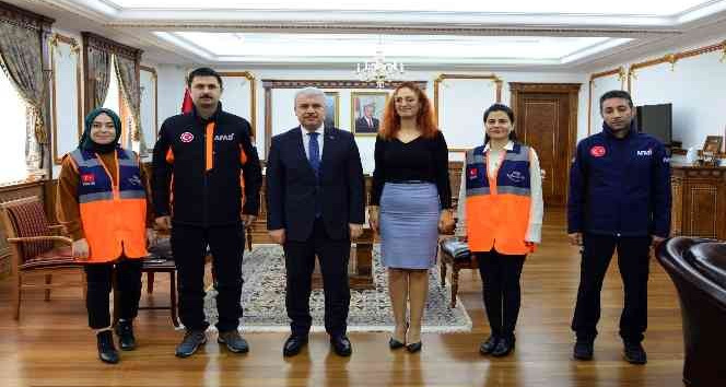 Vali Akın: "Etkinliklerle toplumsal bilinç kazandırılıyor"