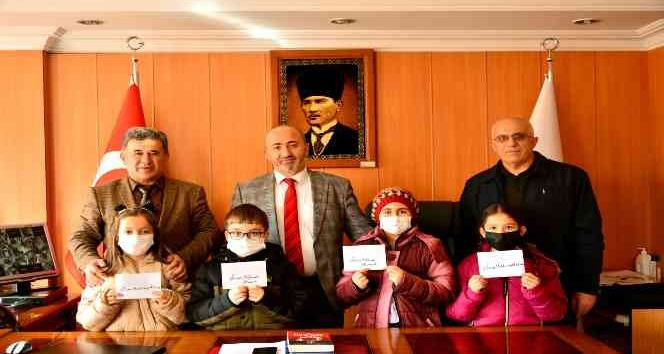 Minik öğrencilerden İdlip için yardım kampanyası