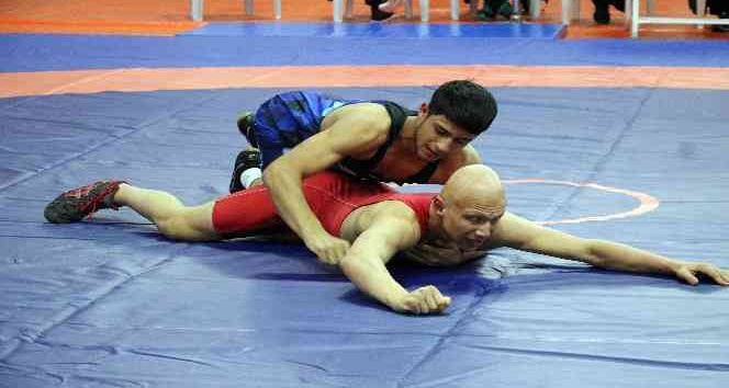 Okul Sporları Gençler Grekoromen Türkiye Şampiyonası Yozgat’ta başladı