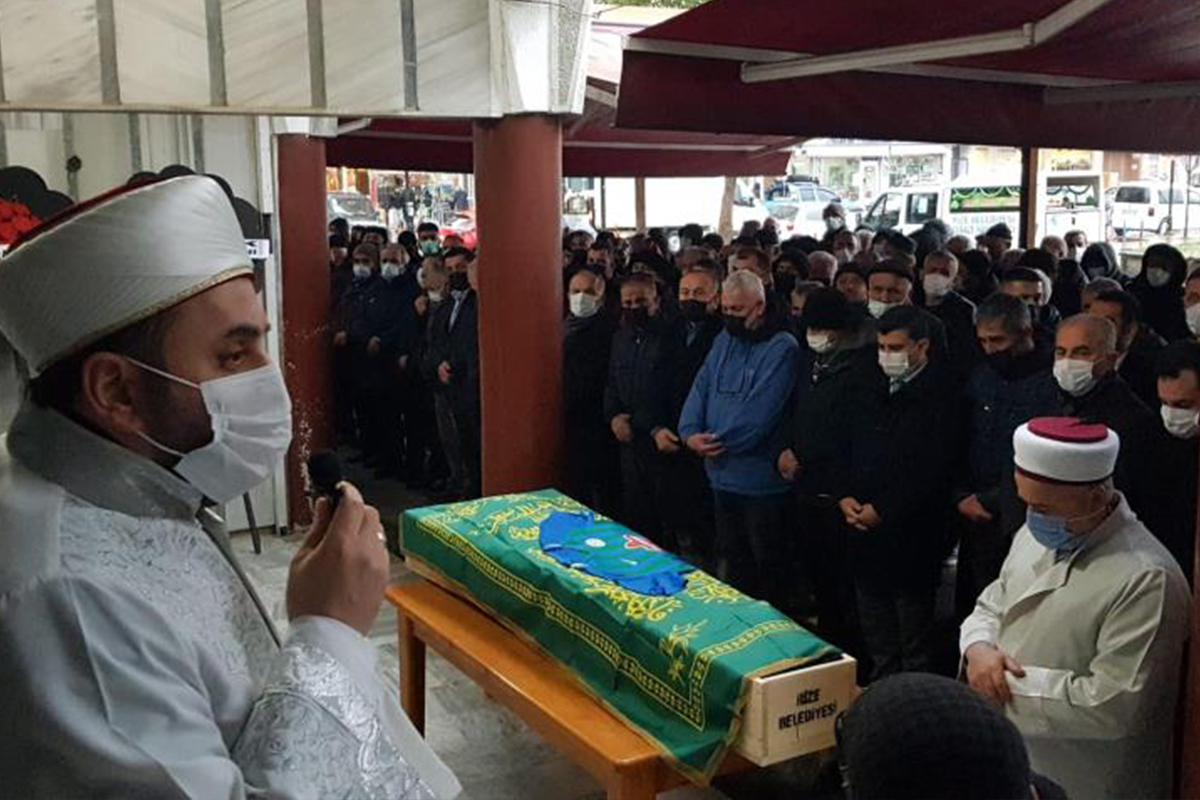 Efsane futbolcu Şenol Birol ‘Efsane Çubuklu’ ile uğurlandı