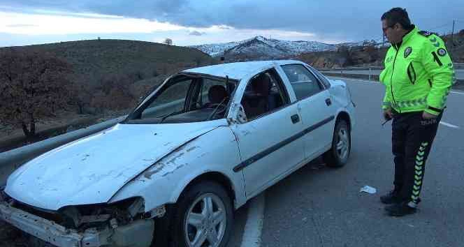 Otomobil takla attı, yaşlı çift ölümden döndü
