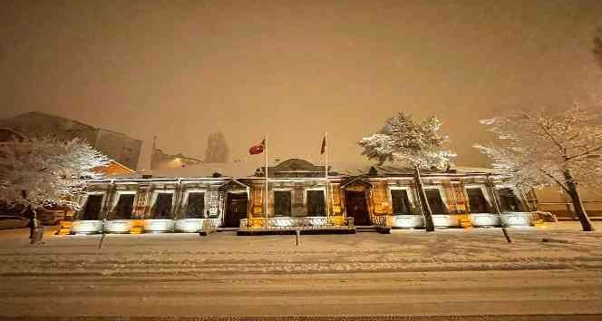 Mart ayında lapa lapa kar yağdı, Ardahan yeniden beyaza büründü