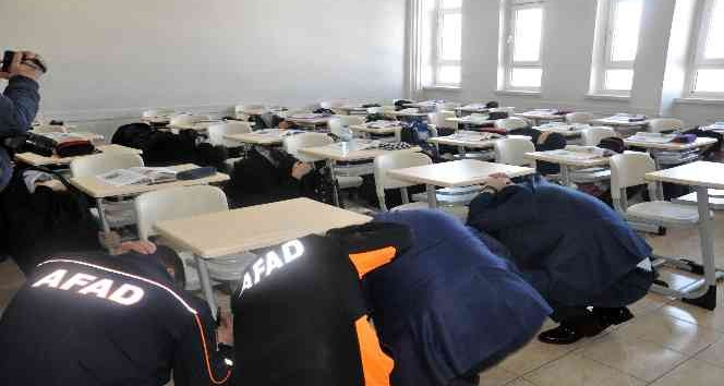 Yozgat’ta tüm okullarda deprem tatbikatı yapıldı