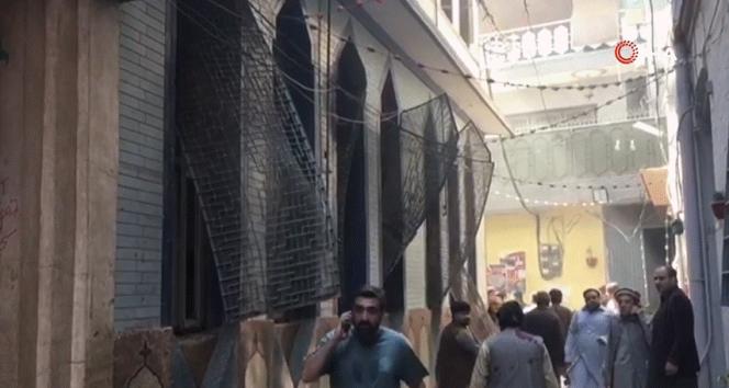 Pakistanda camiye bombalı saldırı: 30 ölü, 50den çok yaralı