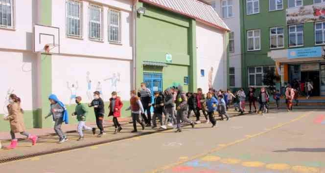 Çınarcık’taki okullarda deprem tatbikatı