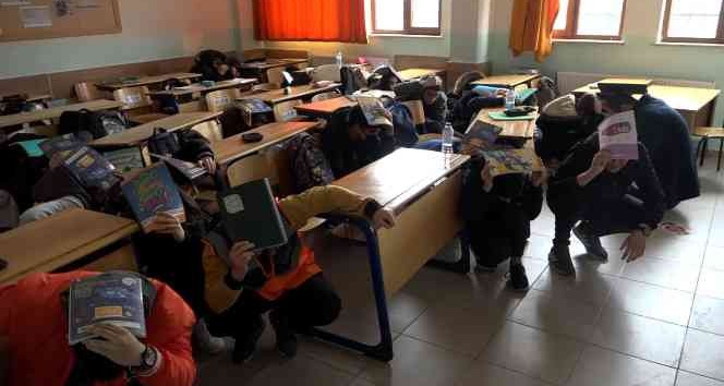 Aksaray’da okullarda deprem tatbikatı yapıldı