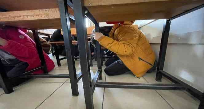 Yalova’daki okullarda deprem tatbikatı