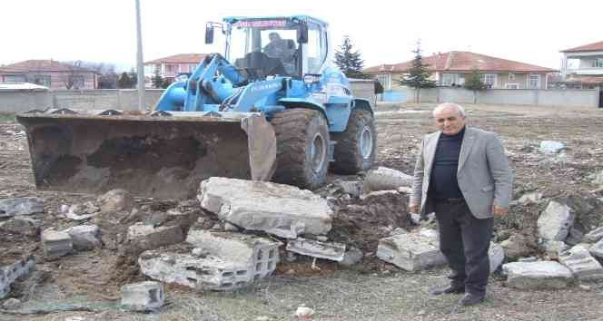 Köseli’de kent meydanı çalışması başladı