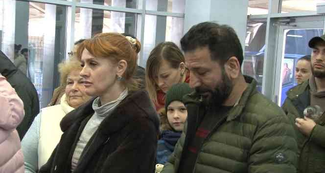 Nişanlısını kurtarmak için savaş bölgesine gitti