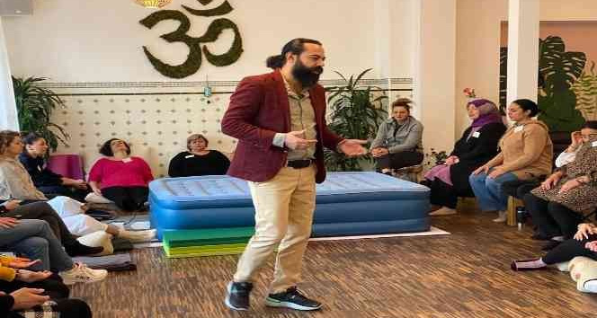 Hipnoterapi eğitmeni Demir, Türkiye’nin adını Avrupa’ya duyurdu