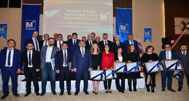 Vali Akın, muhasebecilerle bir araya geldi