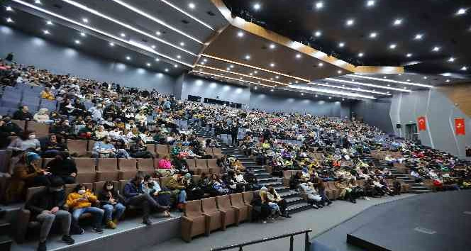 İlyas Yalçıntaş Başakşehir’de sahne aldı