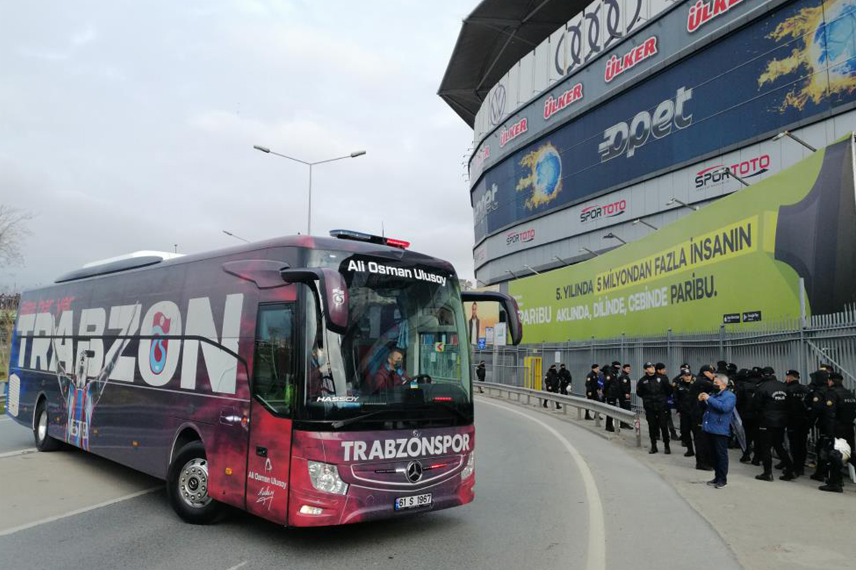 Trabzonspor, Kadıköy&#039;e geldi