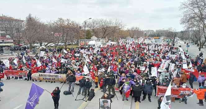 Cumhuriyet Kadınları Derneği ile TGB’den “Yükselen Kadın Yükselen Türkiye” mitingi