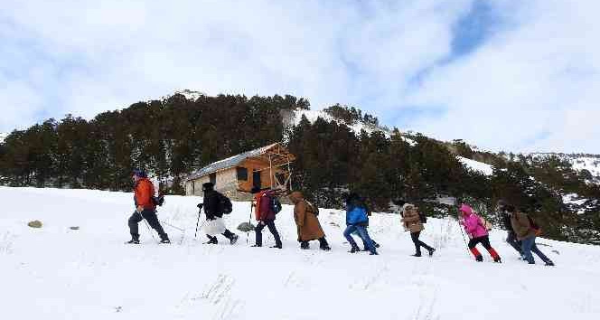 Gümüşhaneli dağcılar kadınlar için yürüdü