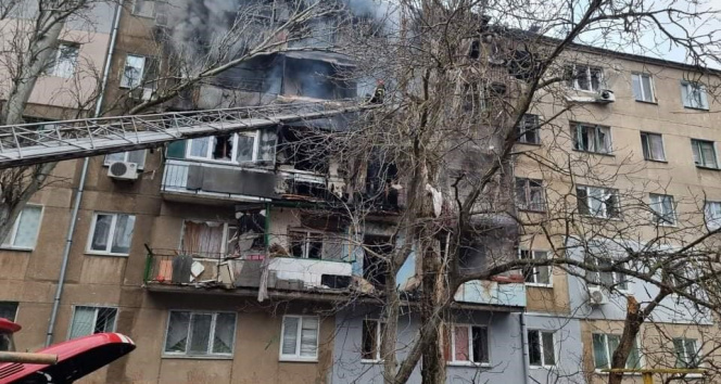 Nikolaevde sivil yerleşim yerleri vuruldu