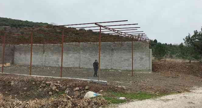 Mezarlık inşaatından profil demirler çalındı