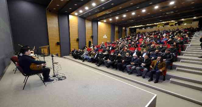 Akdağmadeni’nde şiir ve müzik dinletisi beğeni topladı