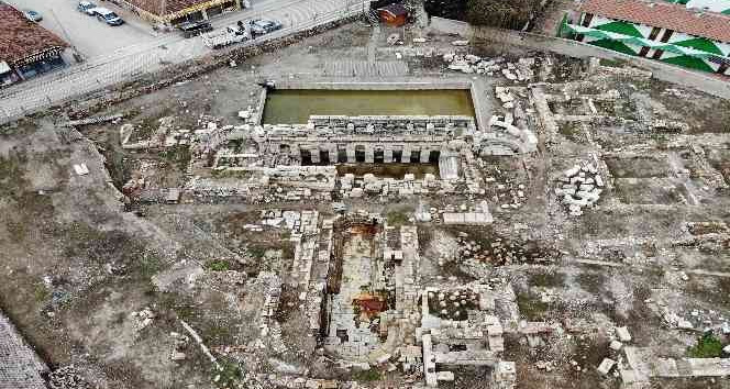 2 Bin yıllık Tarihi Roma Hamamı suyu çekildi