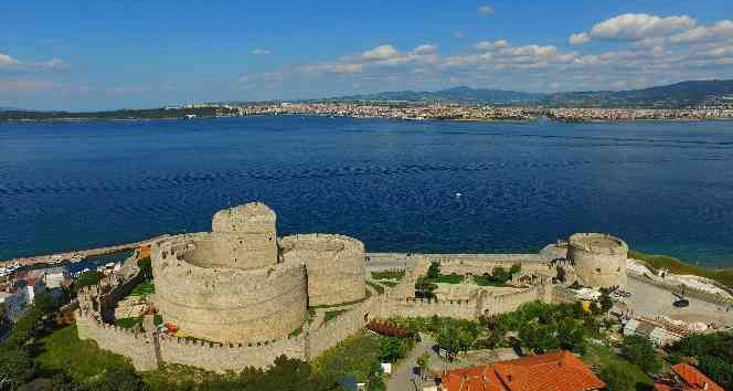 Çanakkale’de, 252 yıllık tarihi Namazgah Tabyasının sur duvarları restore ediliyor