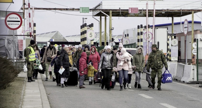 Polonyada tren istasyonu mülteci merkezine dönüştürüldü