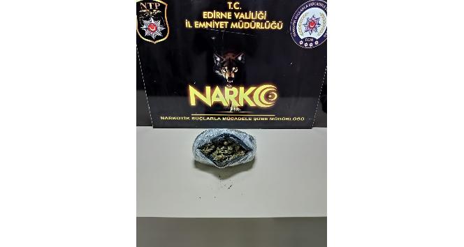 Uyuşturucu şüphelisi takip sonucu yakalandı