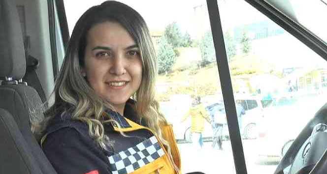 Kentin ilk ve tek kadın ambulans şoförü oldu