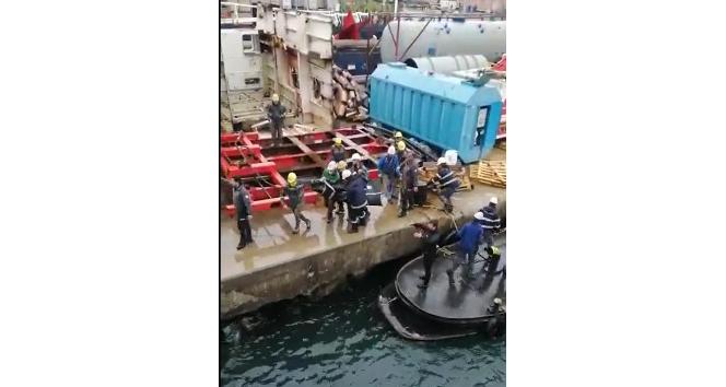 Tersanede iskeleden denize düşen işçi hayatını kaybetti