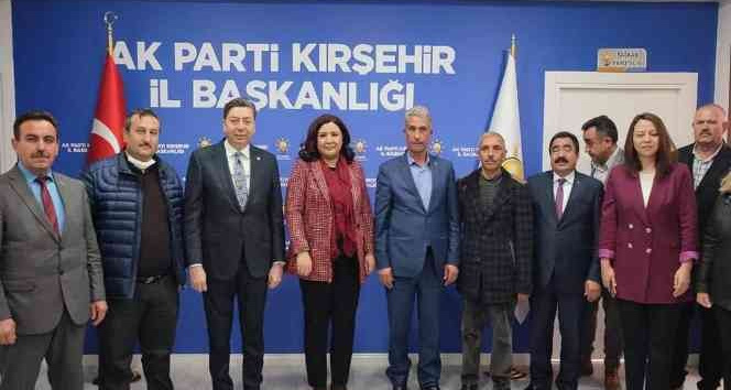 AK Parti’ye katılımlar sürüyor
