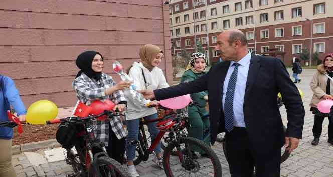Siirt’te kadınlar için bisiklet turu gerçekleştirildi