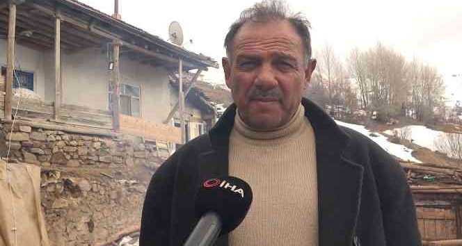 Enkaz altında 9 hayvanı telef olan yetiştirici: "15 dakika önce biz çıkmasaydık 10 kişi gittiydik"