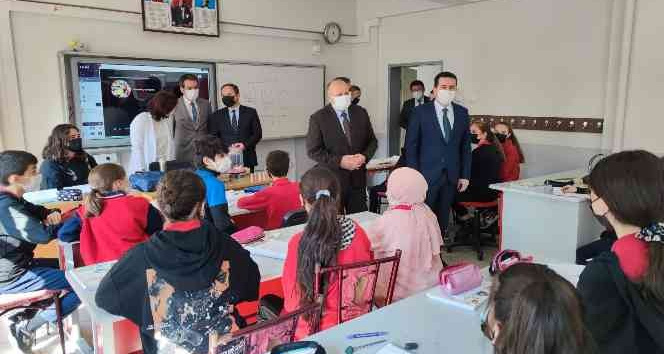 Başkan Tavlı: “Eğitime destek olmazsa olmazımız”