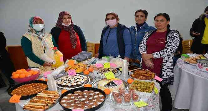 Okul yararına hayır panayırı