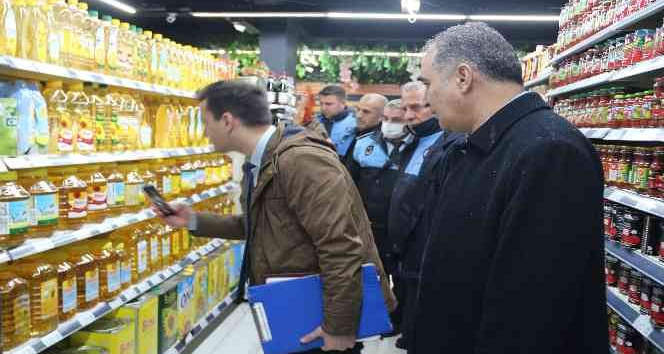 Tatvan’da marketler denetlendi