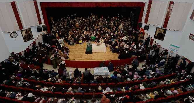 Tokat’ta, “ailemiz ilkokulumuz” etkinliğine kadınlardan yoğun ilgi