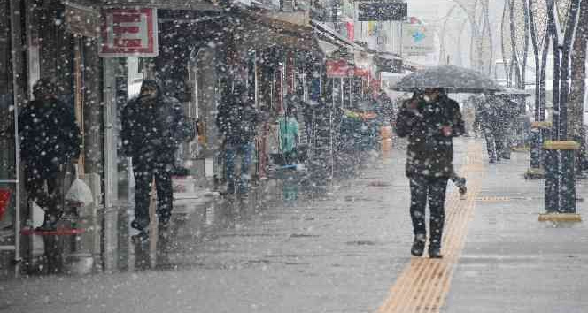Bitlis’te kar yağışı