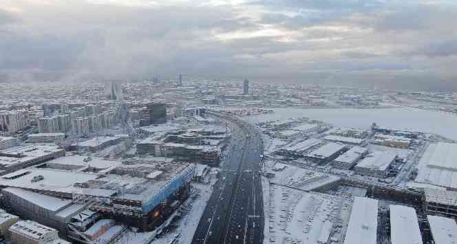 Beyaza bürünen Esenyurt havadan görüntülendi