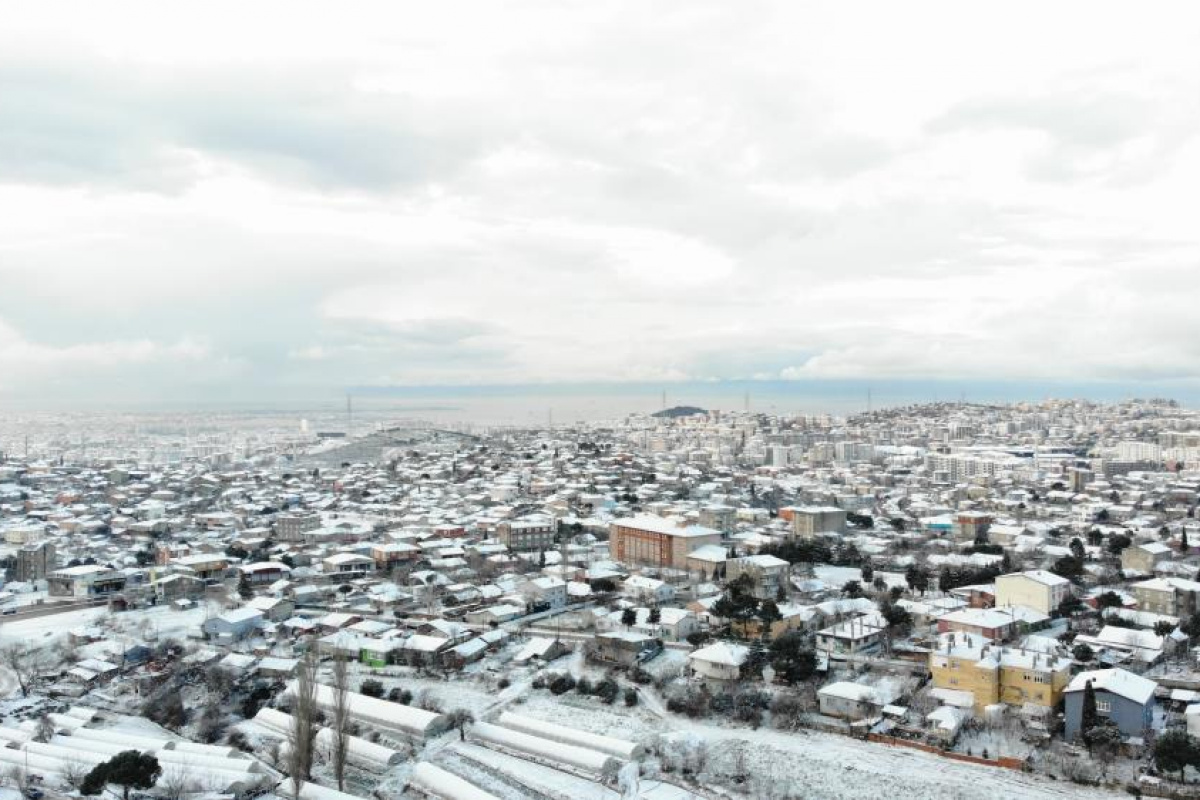 İstanbul’a etkili olan kar yağışı havadan görüntülendi