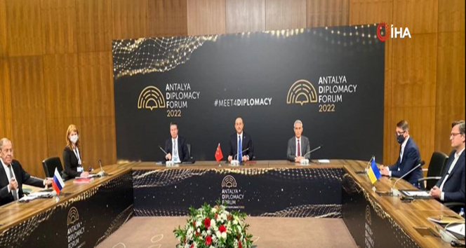 Rusya-Ukrayna-Türkiye üçlü dışişleri bakanları toplantısı sona erdi