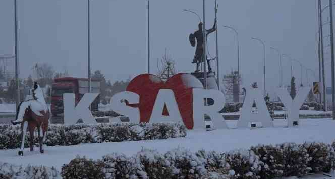 Aksaray’da kar yağışı