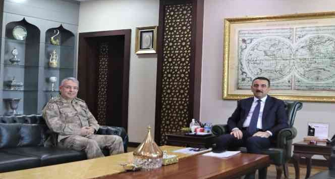 Tümgeneral Kurtoğlu’ndan Vali Hacıbektaşoğlu’na ziyaret