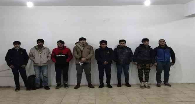 Batman’da 8 düzensiz göçmen yakalandı