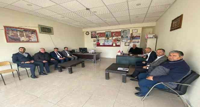AK Partililer ’den mahalle muhtarlarına ziyaret