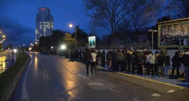 Bu da konser kuyruğu