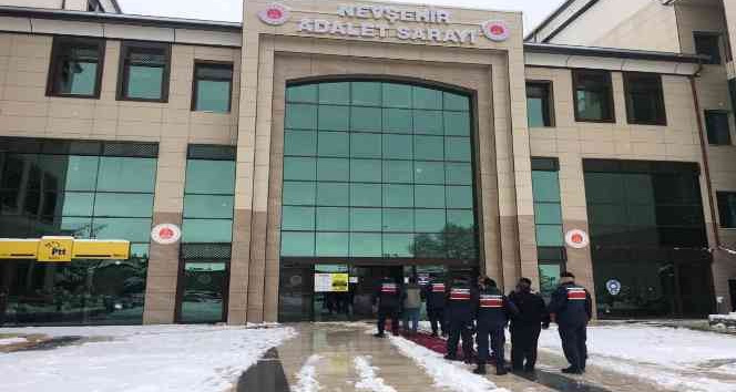 Hırsızlık şüphelisi 3 kişi tutuklandı