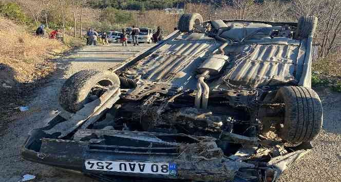 Seyir halindeki otomobil takla attı: 2 yaralı