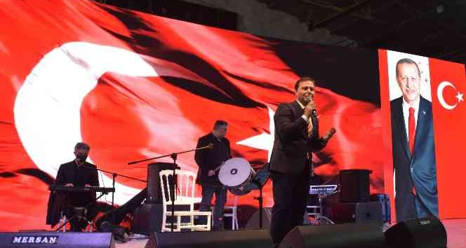 Halk ozanı Hacı Taşan "bozlağın altın sesi" konseriyle anıldı