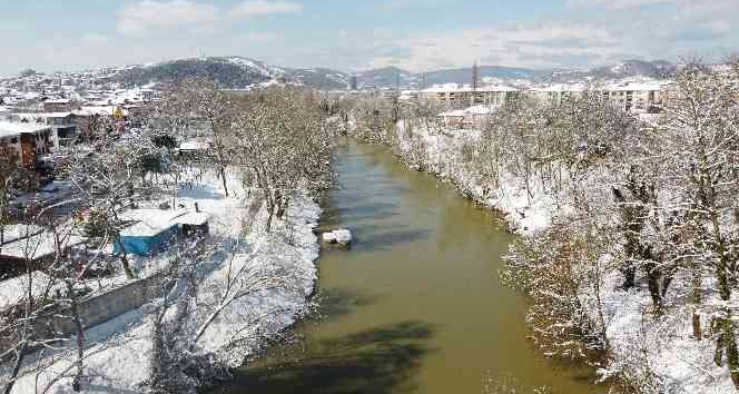 Bartın Irmağı’nda kar manzaraları dron ile görüntülendi