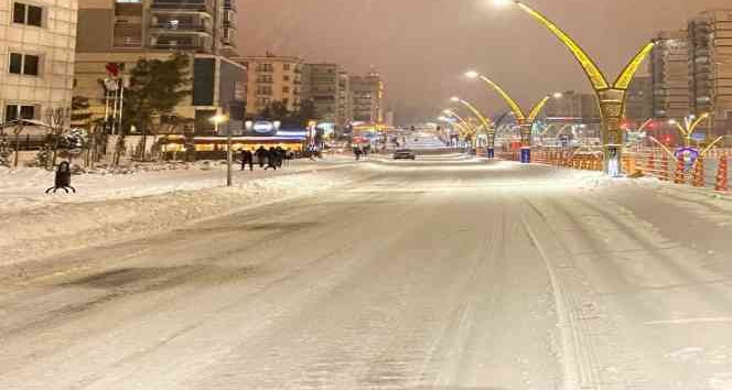 Mardin’in 5 ilçesinde eğitime kar tatili