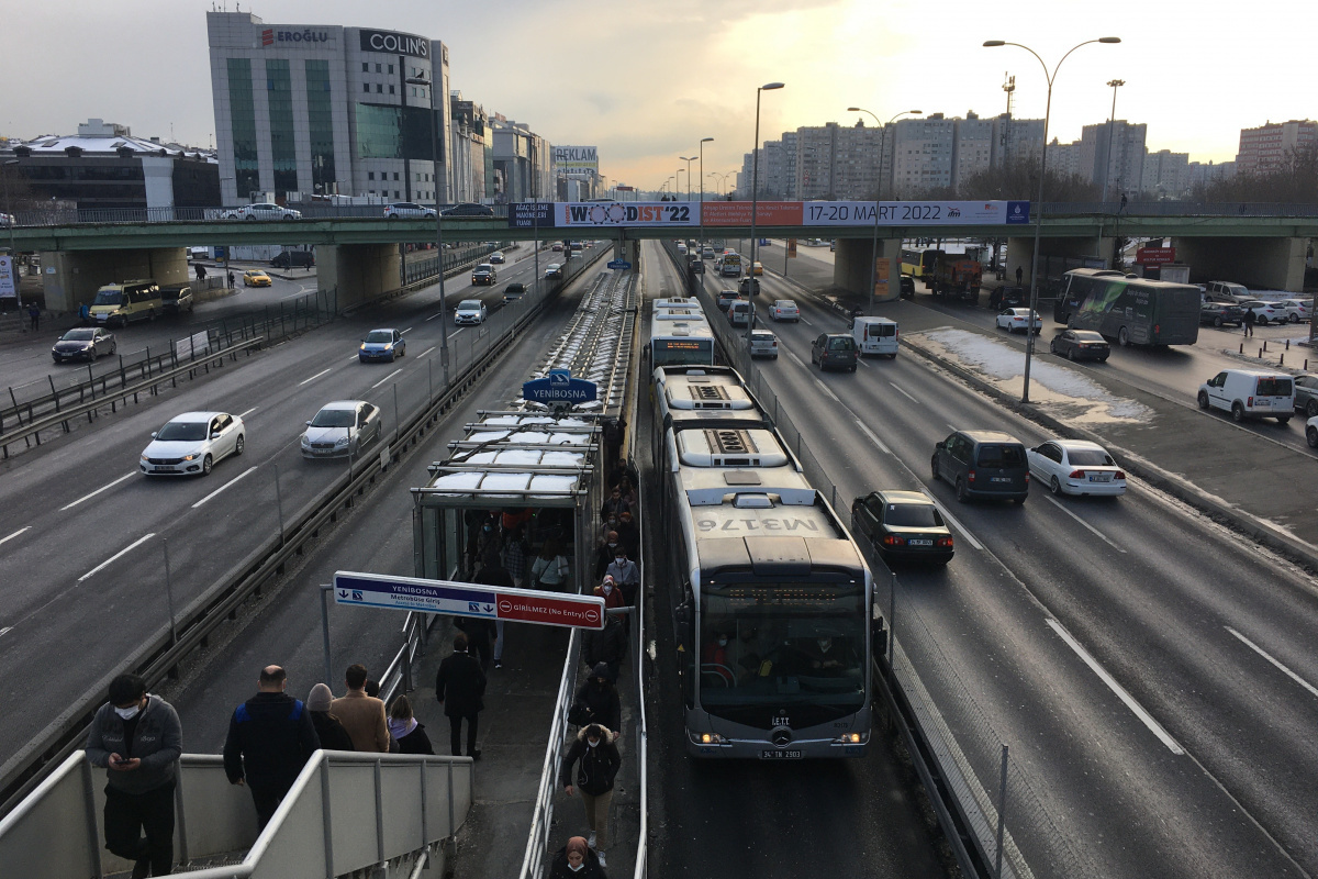 İstanbul'da kar tatilinin ardından trafik yoğunluğu yüzde 50'yi geçti